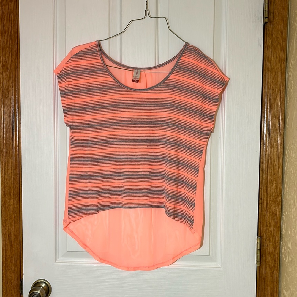 Peach color short sleeve blouse, size M